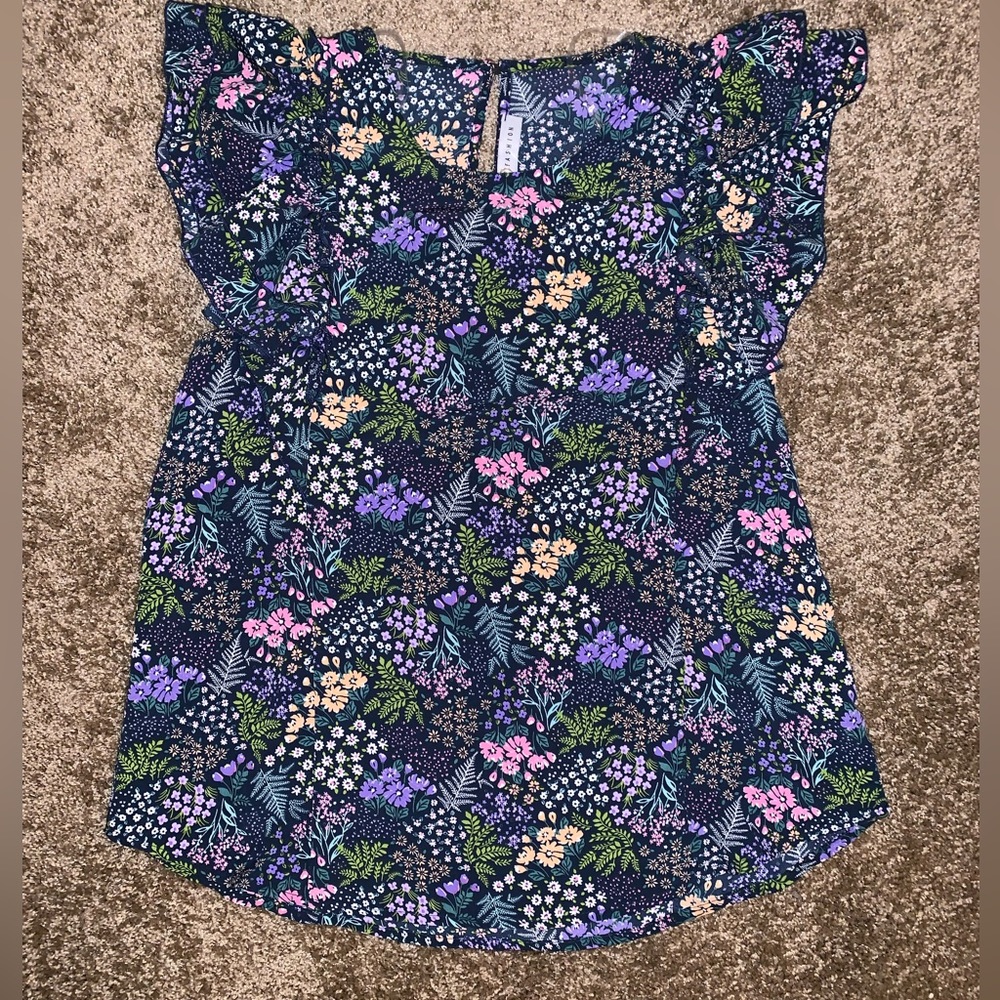 Floral Blouse with ruffle shelves